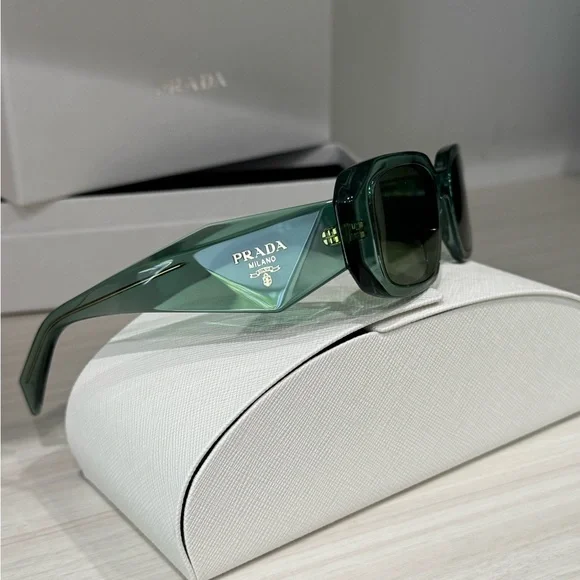 Brand New and Authentic Prada 17w Green Sunglasses display picture 1